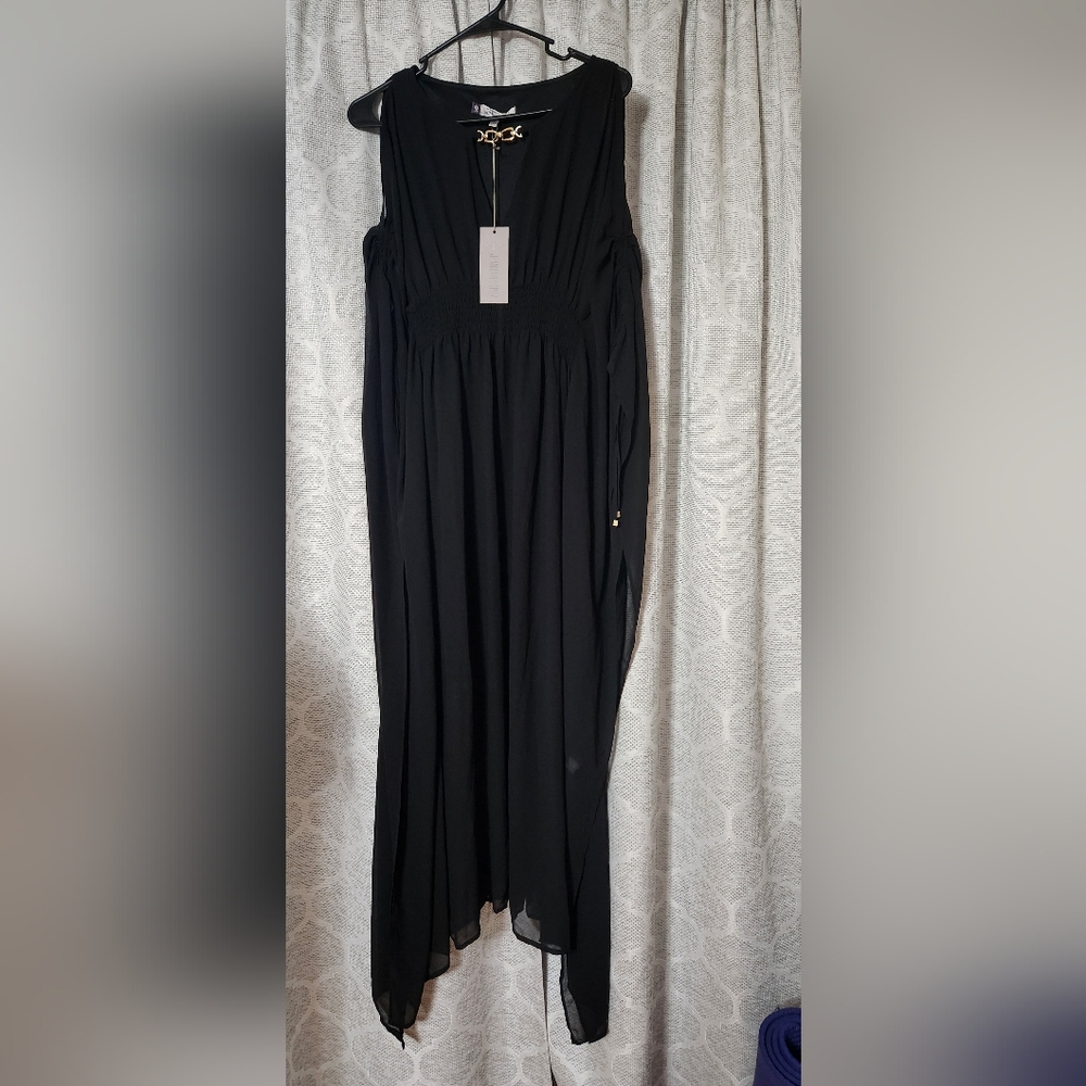JLO Maxi, flowy, black dress